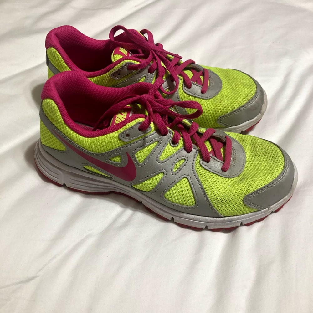 Women’s Nike Revolution 2 Sneakers